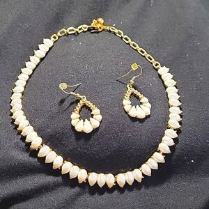 16" faux pearl and gold necklace and earrings